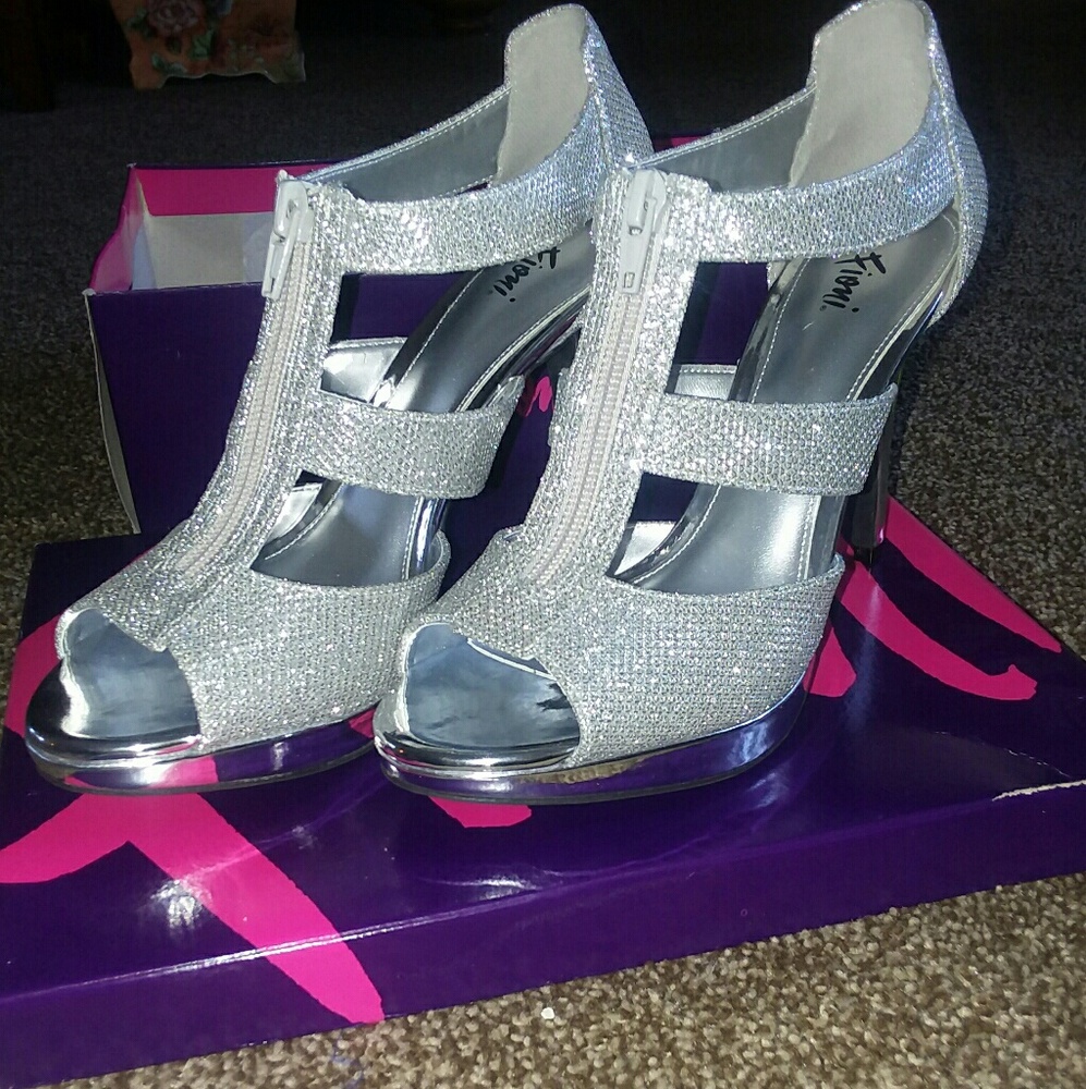 Silver Heels, worn to try on, then forgotten :(